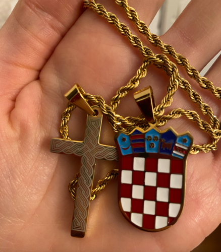 Croatian Grb with Enamel Color and Šahovnica or Pleter Cross photo review