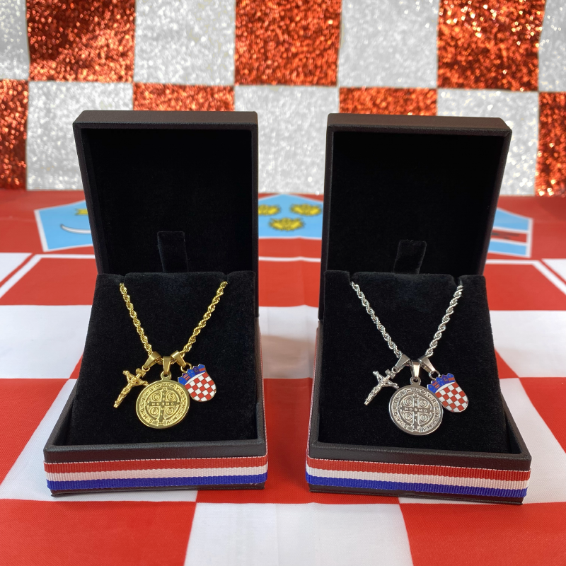 Mali Hrvatski Grb u Boji s Križem Isusa i Medaljom sv. Benedikta Lančić – Pleteni Vez - Image 3